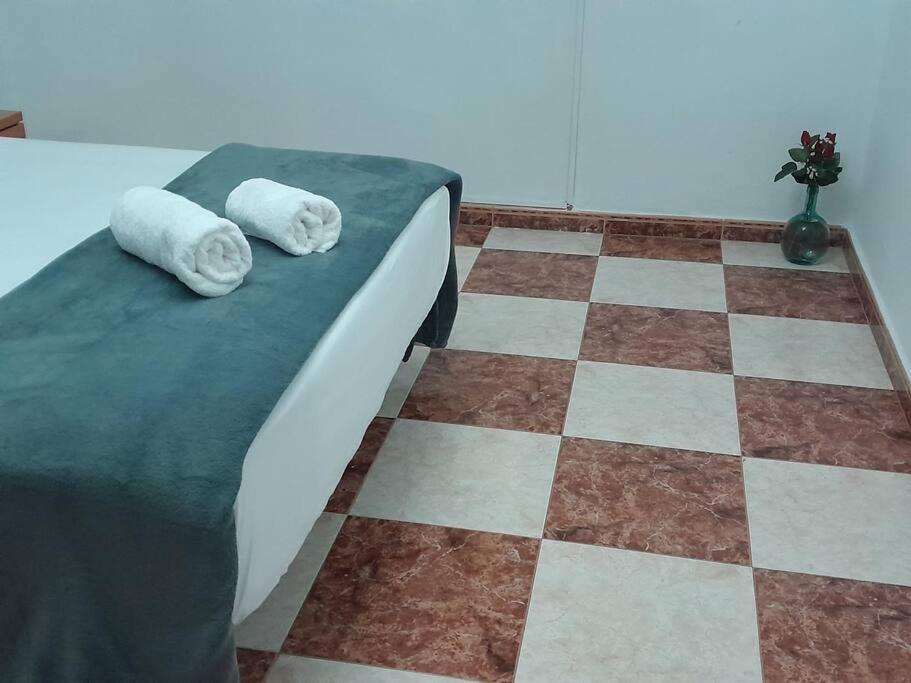 דירות Alcalá de Guadaira Disfruta De Un Barrio Tranquilo מראה חיצוני תמונה