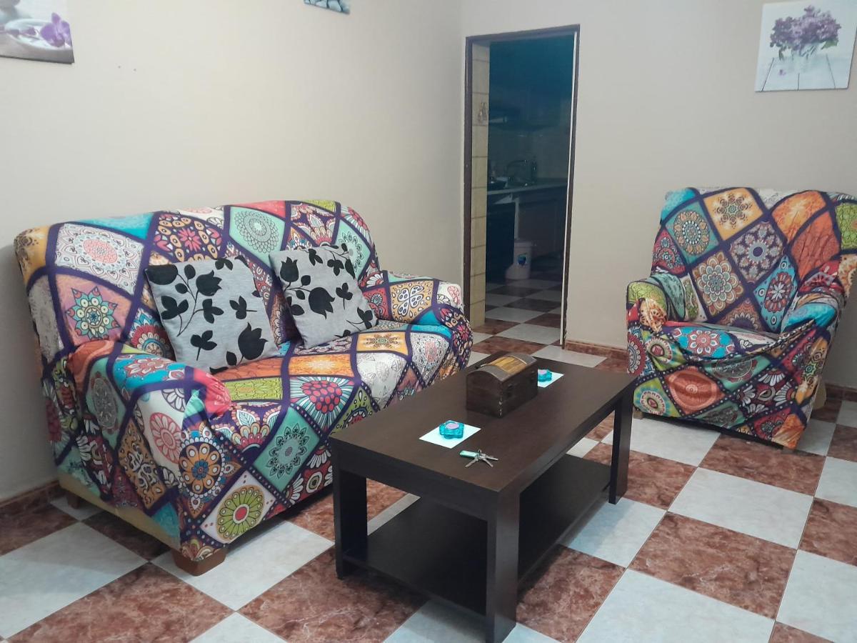 דירות Alcalá de Guadaira Disfruta De Un Barrio Tranquilo מראה חיצוני תמונה